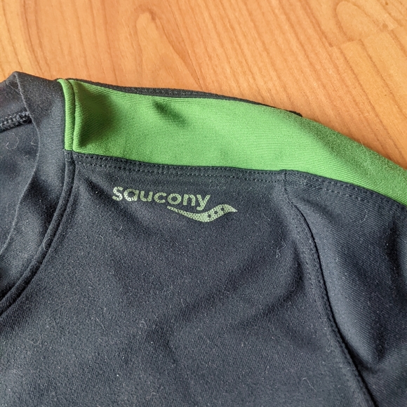 Saucony Jogging Shirt - Picture 6 of 7